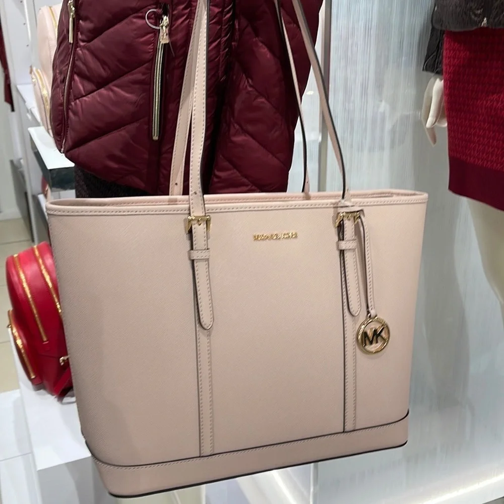 MICHAEL KORS
Jet Set Travel Lg Top Zip Shoulder Tote Saffiano Lthr
Powder Blush - Picture 4 of 16